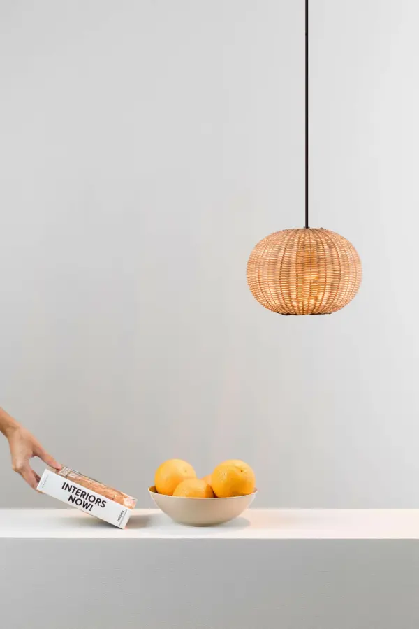 Faro Barcelona HAKA 250 Κρεμαστό Φωτιστικό E27 σε Μαύρο/Ραττάν 15W   – 65134-73