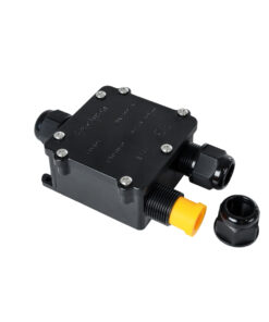 GloboStar® FAST-CONNECT 69915 Τριπλό Υ Αδιάβροχο IP68 Κυτίο Ταχείας Σύνδεσης & Διακλάδωσης Καλωδίων – 3 x Είσοδοι – Εσωτερική Τετραπλή Κλέμα με Συμβατή Διατομή Καλωδίων 4 x 0.5mm² έως 4 x 2.5mm² – 500V 41A Max – Μ13 x Π8 x Υ4cm – Μαύρο – 5 Years Warranty