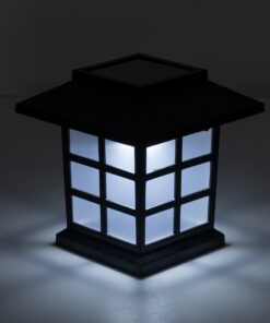 GloboStar® 69928 ΣΕΤ 2 Τεμαχίων Αυτόνομα Ηλιακά Φωτιστικά LED SMD 0.24W/Τεμ. 24lm/Τεμ. με Ενσωματωμένη Μπαταρία 600mAh – Φωτοβολταϊκό Πάνελ με Αισθητήρα Ημέρας-Νύχτας Αδιάβροχο IP65 Φανάρι Κήπου Τετράγωνο Ψυχρό Λευκό 6000K Μ8.5 x Π8.5 x Υ26.5cm