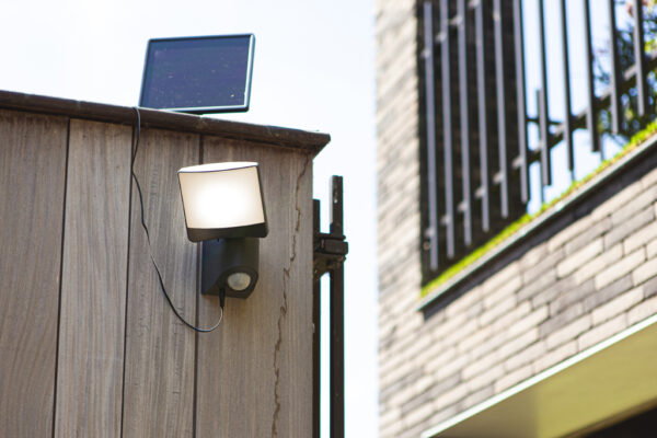 Lutec Sunshine Ηλιακό Led Small Version Τοίχου Με Ανιχνευτή Κίνησης Σκούρο Γκρι Plus Ηλιακό LED 500lm 5000K IP54 – 6925701345