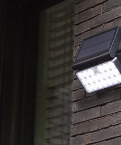 Lutec Tuda Ηλιακό Φωτιστικό Τοίχου Με Ανιχνευτή Κίνησης Μαύρου Χρώματος με απομακρυσμένη λειτουργία Connect LED Dimmable 1000lm 2700K-6500K IP44 – 6935501330