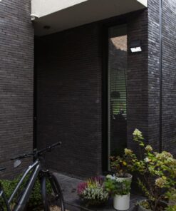 Lutec Tuda Ηλιακό Φωτιστικό Τοίχου Με Ανιχνευτή Κίνησης Μαύρου Χρώματος με απομακρυσμένη λειτουργία Connect LED Dimmable 1000lm 2700K-6500K IP44 – 6935501330