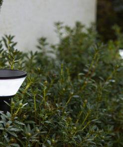 Lutec Karlo Ηλιακό Φωτιστικό κήπου καρφί Led Μαύρο χρώμα Απομακρυσμένη Λειτουργία Connect LED Dimmable 500lm 2700K-6500K RGB IP44 – 6935802012