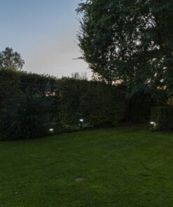 Lutec Karlo Ηλιακό Φωτιστικό κήπου καρφί Led Μαύρο χρώμα Απομακρυσμένη Λειτουργία Connect LED Dimmable 500lm 2700K-6500K RGB IP44 – 6935802012