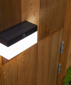 Lutec Fran Ηλιακό Φωτιστικό Τοίχου Με Ανιχνευτή Κίνησης Μαύρο Χρώμα απομακρυσμένη λειτουργία Connect LED Dimmable 800lm 2700K-6500K IP44 – 6941502330