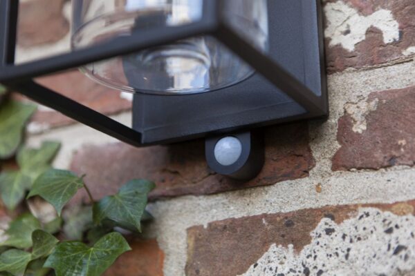 Lutec Flair Ηλιακό Τοίχου  Με Ανιχνευτή Κίνησης E27 W/Bulb Μαύρο  E27     IP44  – 6988804012