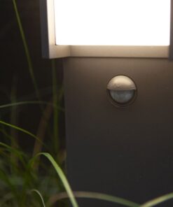 Lutec Qubo Κολωνάκι Κήπου Led Bollard Με Ανιχνευτή Κίνησης Σκούρο Γκρι Χρώμα LED 1000lm 3000K IP54 – 7193004118