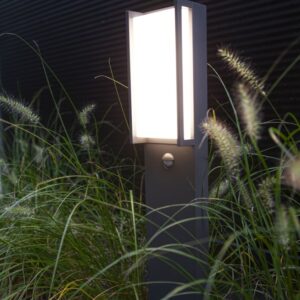 Lutec Qubo Κολωνάκι Κήπου Led Bollard Με Ανιχνευτή Κίνησης Σκούρο Γκρι Χρώμα LED 1000lm 3000K IP54 – 7193004118