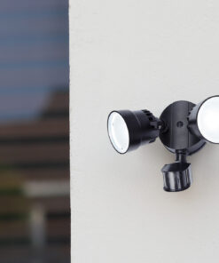 Lutec Shrimp Επιτοίχιος Προβολέας Εξωτερικού Χώρου Με Ανιχνευτή Κίνησης Μαύρου Χρώματος LED 1360lm 5000K IP54 – 7622104330