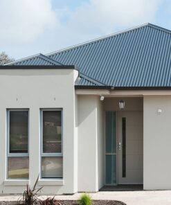 Σκεπή μεταλλική κυματοειδής γαλβανισμένη, ανθεκτική στη διάβρωση, για μοντέρνες κατοικίες.