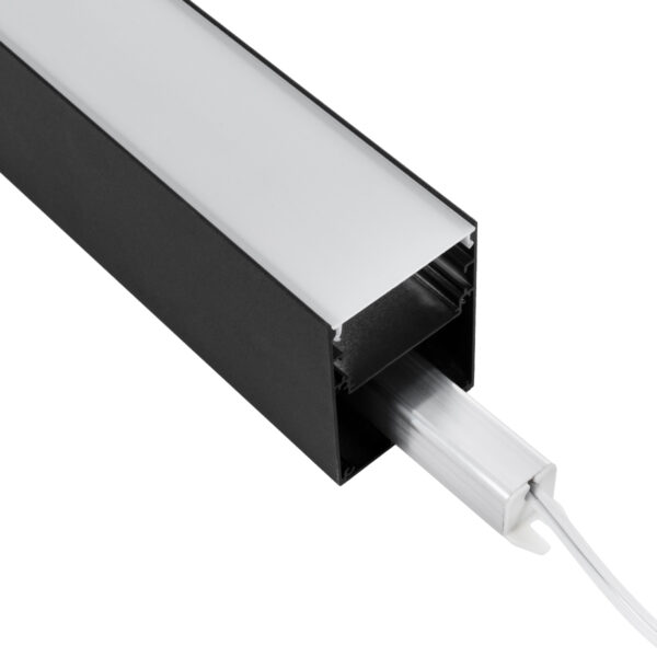 GloboStar® SURFACEPENDANT-PROFILE 70828-1M Προφίλ Αλουμινίου – Βάση & Ψύκτρα Ταινίας LED με Λευκό Γαλακτερό Κάλυμμα – Επιφανειακή & Κρεμαστή Χρήση – Πατητό Κάλυμμα – Μαύρο – 1 Μέτρο – Μ100 x Π5 x Υ7cm