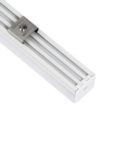 GloboStar® SURFACEPENDANT-PROFILE 70848-1M Προφίλ Αλουμινίου – Βάση & Ψύκτρα Ταινίας LED με Λευκό Γαλακτερό Κάλυμμα – Επιφανειακή & Κρεμαστή Χρήση – Πατητό Κάλυμμα – Λευκό – 1 Μέτρο – Μ100 x Π2.6 x Υ2.3cm