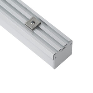 GloboStar® SURFACEPENDANT-PROFILE 70864-1M Προφίλ Αλουμινίου – Βάση & Ψύκτρα Ταινίας LED με Λευκό Γαλακτερό Κάλυμμα – Επιφανειακή & Κρεμαστή Χρήση – Πατητό Κάλυμμα – Ασημί – 1 Μέτρο – Μ100 x Π4.5 x Υ4.2cm