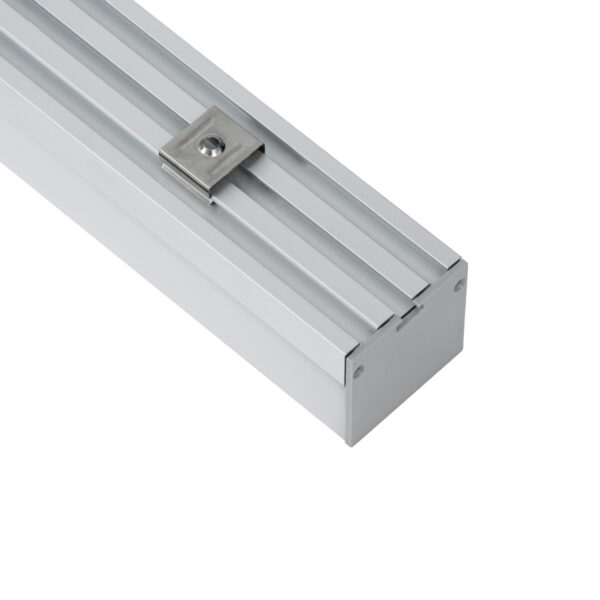 GloboStar® SURFACEPENDANT-PROFILE 70864-1M Προφίλ Αλουμινίου – Βάση & Ψύκτρα Ταινίας LED με Λευκό Γαλακτερό Κάλυμμα – Επιφανειακή & Κρεμαστή Χρήση – Πατητό Κάλυμμα – Ασημί – 1 Μέτρο – Μ100 x Π4.5 x Υ4.2cm