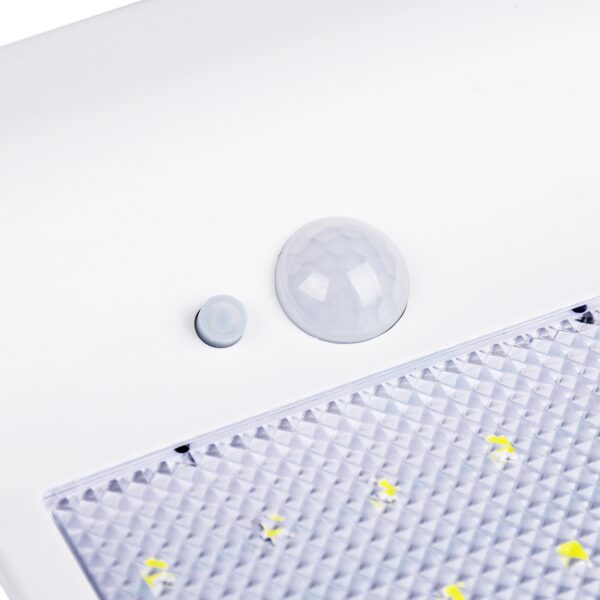 GloboStar® 71467 Αυτόνομο Ηλιακό Φωτιστικό Τοίχου Λευκό LED SMD 4W 550lm με Ενσωματωμένη Μπαταρία 2200mAh – Φωτοβολταϊκό Πάνελ – Βάση Στήριξης – Αισθητήρα Ημέρας-Νύχτας PIR Αισθητήρα Κίνησης Αδιάβροχο IP65 Ψυχρό Λευκό 6000K