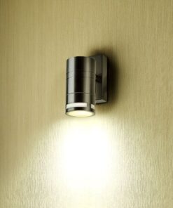 Επιτοίχιο μεταλλικό φωτιστικό LED μοντέρνου σχεδιασμού σε ασημί χρώμα για εσωτερικούς χώρους.