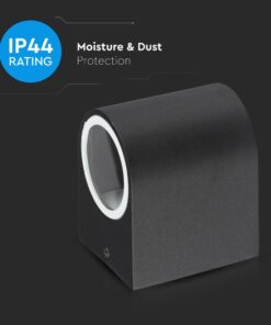 Μαύρο φωτιστικό εξωτερικού χώρου, ανθεκτικό σε υγρασία και σκόνη, βαθμού προστασίας IP44.