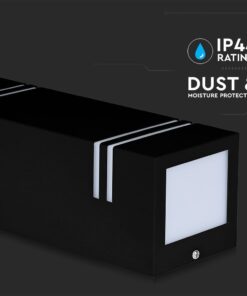 Μαύρο φωτιστικό τοίχου IP44, προστασία από σκόνη και υγρασία, μοντέρνος σχεδιασμός με LED φωτισμό.