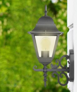 Εξωτερικό φωτιστικό τοίχου, κλασικό σχέδιο, μαύρο μέταλλο, ιδανικό για κήπους και εισόδους.