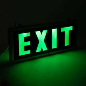 GloboStar® 75663 Κρεμαστό Φωτιστικό Ένδειξης EXIT LED 1W AC 220-240V Μονής Όψης με Επαναφορτιζόμενη Μπαταρία 350mAh – 120 Λεπτά Αυτονομία – IP20 – Σώμα Αλουμινίου – Μ35 x Π14 x Υ3.3cm – Πράσινο