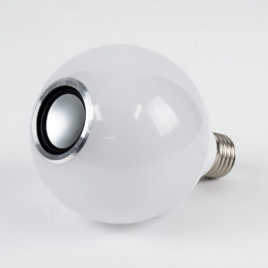 GloboStar® 76072 Λάμπα LED E27 G95 Γλόμπος 12W 780lm 260° με Ενσωματωμένο Bluetooth Ηχείο 3W AC 220-240V IP20 Φ9.5 x Υ13.5cm – Εναλλαγή Φωτισμού μέσω Τηλεχειριστηρίου & Μέσω Smart Home Εφαρμογής HappyLighting APP – Πολύχρωμο RGBW – 2 Years Warranty