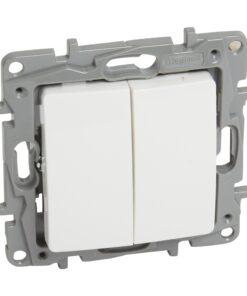 Διακόπτης Διπλός Κομμυτατέρ Λευκός Legrand Niloe – 764505