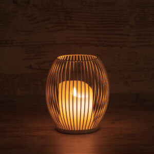 GloboStar® CANDLE 76490 Διακοσμητικό Realistic Κερί με LED Εφέ Κινούμενης Φλόγας – Μπαταρίας 2 x AA (Δεν Συμπεριλαμβάνονται) & Ασύρματο Χειριστήριο IR Θερμό Λευκό 2700K Dimmable Λευκό Φ14 x Υ16cm