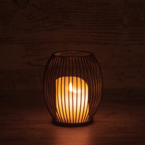 GloboStar® CANDLE 76495 Διακοσμητικό Realistic Κερί με LED Εφέ Κινούμενης Φλόγας – Μπαταρίας 2 x AA (Δεν Συμπεριλαμβάνονται) & Ασύρματο Χειριστήριο IR Θερμό Λευκό 2700K Dimmable Μαύρο Φ14 x Υ16cm