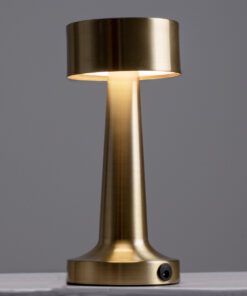 GloboStar® BELLA 76506 Μοντέρνο Επιτραπέζιο Φωτιστικό Πορτατίφ LED 1.5W 105lm 120° DC 5V Επαναφορτιζόμενο με Μπαταρία Li-ion 1800mAh – Διακόπτη Αφής με 3 Εντάσεις Φωτισμού Θερμό Λευκό 2700K Dimmable – Φ9 x 21cm – Χρυσό