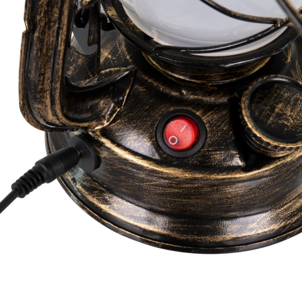 GloboStar® 76547 Vintage Επιτραπέζιο Διακοσμητικό Φωτιστικό LED Retro Μπρούτζινο Φαναράκι Flame Effect 10W 500lm Επαναφορτιζόμενο με Διακόπτη On/Off & Καλώδιο Πρίζα Σούκο – Μπαταρίας 2×18650 4000Mah (Περιλαμβάνονται) Ultra Θερμό Λευκό 1800K