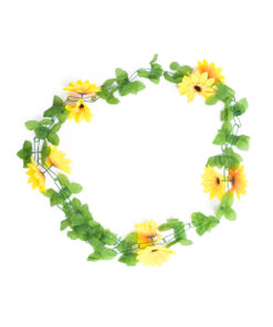 GloboStar® 78115 Τεχνητό Κρεμαστό Φυτό Διακοσμητική Γιρλάντα Λουλουδιών με 10 Κίτρινα Ηλιοτρόπια & Πράσινο Φύλλωμα Μ12 x Π12 x Υ250cm
