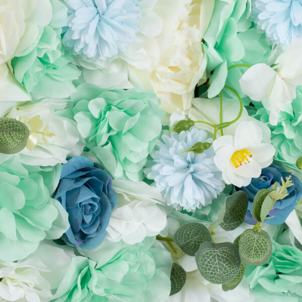 GloboStar® Artificial Garden ROSES STORY BLUE 78334 Τεχνητό Διακοσμητικό Πάνελ Λουλουδιών – Κάθετος Κήπος σύνθεση Αμβροσία Μ60 x Π40 x Υ6cm