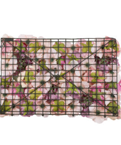 GloboStar® Artificial Garden ROSES STORY PINK 78337 Τεχνητό Διακοσμητικό Πάνελ Λουλουδιών – Κάθετος Κήπος σύνθεση Αμβροσία Μ60 x Π40 x Υ6cm