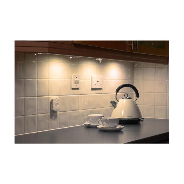 GloboStar® 79045 Φωτιστικά Νυκτός Μπαταρίας LED COB 6W 600lm με Timer & Ασύρματο Χειριστήριο RF – ΣΕΤ 3 Τεμαχίων Θερμό Λευκό 3000K