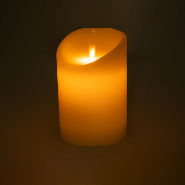 GloboStar® FIREFLAME 79542 Διακοσμητικό Realistic Κερί Παραφίνης με LED Εφέ Κινούμενης Φλόγας – Μπαταρίας & Ασύρματο Χειριστήριο IR Θερμό Λευκό 2700K Dimmable – Φ10 x Υ15cm
