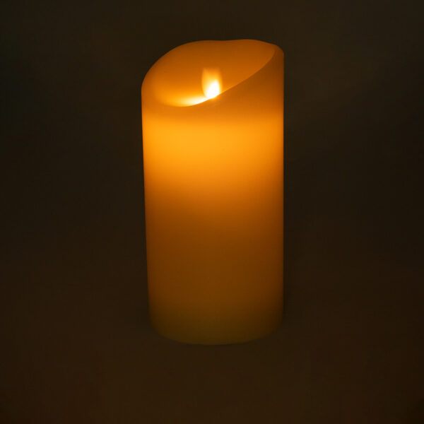 GloboStar® FIREFLAME 79543 Διακοσμητικό Realistic Κερί Παραφίνης με LED Εφέ Κινούμενης Φλόγας – Μπαταρίας & Ασύρματο Χειριστήριο IR Θερμό Λευκό 2700K Dimmable – Φ10 x Υ20cm