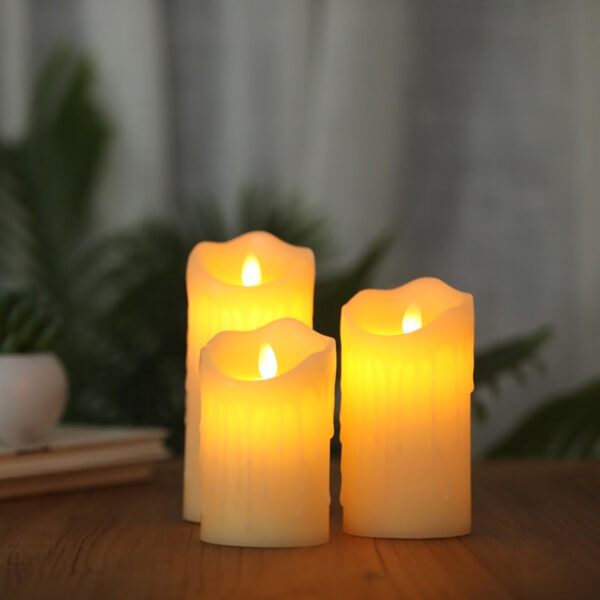 GloboStar® 79561 ΣΕΤ 3 Διακοσμητικών Realistic Κεριών Παραφίνης με LED Εφέ Κινούμενης Φλόγας – Μπαταρίας & Ασύρματο Χειριστήριο IR Σχέδιο Λιωμένο Κερί Θερμό Λευκό 3000K Dimmable
