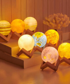 GloboStar® MOON 79609 Σετ 8 Τεμ. Μοντέρνα Επιτραπέζια Φωτιστικα Πορτατίφ LED 2W 120lm 360° DC 5V – Εναλλαγή Φωτισμού μέσω Τηλεχειριστηρίου & Αφής – Dimmable – CCT Θερμό Λευκό 3000K – Ψυχρό Λευκό 6000K – Φ8 x Υ11 – Πολύχρωμα