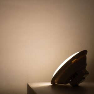 GloboStar® SOLAR-BULB 85350 Αυτόνομη Ηλιακή Κρεμαστή Λάμπα LED Giant Γλόμπος 100W 1000lm 140° 2 Λειτουργιών Ρεύματος με AC 220-240V μέσω USB Αντάπτορα ή με Φωτοβολταικό Panel 6V 12W & Επαναφορτιζόμενη Μπαταρία Li-ion 3.2V 5000mAh – Ενσωματωμένο USB 2.0 Charger Συσκευών DC5V 1000mA – IP54 – Εναλλαγή Φωτισμού μέσω Κουμπιού All In One Ψυχρό 6000k+Φυσικό 4500k+Θερμό 2700k Dimmable – Φ23 x Υ12cm – 2 Years Warranty