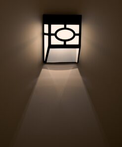 GloboStar® 85707 ΣΕΤ 4 Τεμαχίων Αυτόνομα Ηλιακά Φωτιστικά Τοίχου Μαύρα-Λευκά LED SMD 1W 100lm με Ενσωματωμένη Μπαταρία 600mAh – Φωτοβολταϊκό Πάνελ με Αισθητήρα Ημέρας-Νύχτας Αδιάβροχα IP65 Θερμό Λευκό 3000K