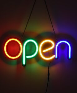 GloboStar® 85856 Φωτιστικό Ταμπέλα Φωτεινή Επιγραφή NEON LED Σήμανσης Animated OPEN 30W AC 230V με Διακόπτη On/Off και Ασύρματο Χειριστήριο IR Κόκκινο – Πράσινο – Κίτρινο – Γαλάζιο