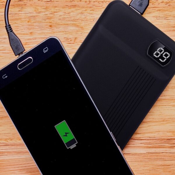 Power Bank 10000mAh με Οθόνη και 2 Θύρες Type-C/Micro USB και 2 Θύρες USB Μαύρο V-TAC – 8850
