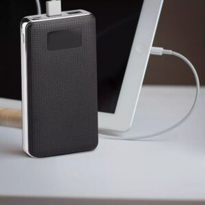Power Bank 10000mAh με οθόνη και μαύρο σώμα με 2 θύρες USB V-TAC – 8910