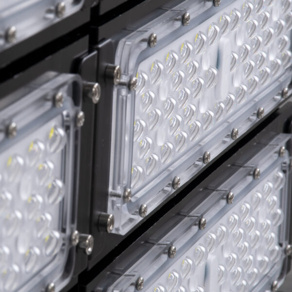 GloboStar® GOLIATH 90105 LED Προβολέας Γηπέδου – Φωτιστικό Tunnel 1000W 160000LM 75°*135° AC 100-277V Αδιάβροχο IP65 Μ62 x Π22 x Υ90cm Ψυχρό Λευκό 5000K – MeanWell Driver & LumiLEDs Chip – 5 Χρόνια Εγγύηση