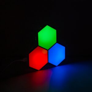 GloboStar® DIGIOCTA 90447 Σετ 3 Ψηφιακων LED RGB Φωτιστικών Κυψελών με Ψηφιακό Controller με WiFi Smart APP & Ασύρματο Χειριστήριο RF 2.4Ghz – LED SMD 5050 4.5W/Σετ 42PIXEL/Σετ 360lm/Σετ 120° DC 5V με USB 2.0 IP20 Πολύχρωμο RGB – Dimmable – Μ10.5 x Π10.5 x Υ3cm Ανά Κυψέλη – 2 Χρόνια Εγγύηση