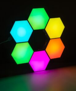 GloboStar® DIGIOCTA 90448 Σετ 6 Ψηφιακων LED RGB Φωτιστικών Κυψελών με Ψηφιακό Controller με WiFi Smart APP & Ασύρματο Χειριστήριο RF 2.4Ghz – LED SMD 5050 9W/Σετ 84PIXEL/Σετ 720lm/Σετ 120° DC 5V με USB 2.0 IP20 Πολύχρωμο RGB – Dimmable – Μ10.5 x Π10.5 x Υ3cm Ανά Κυψέλη – 2 Χρόνια Εγγύηση