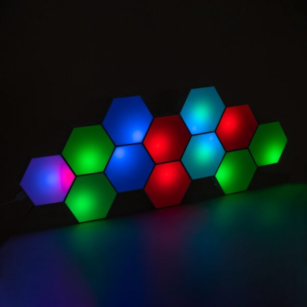 GloboStar® DIGIOCTA 90449 Σετ 12 Ψηφιακων LED RGB Φωτιστικών Κυψελών με Ψηφιακό Controller με WiFi Smart APP & Ασύρματο Χειριστήριο RF 2.4Ghz – LED SMD 5050 18W/Σετ 168PIXEL/Σετ 1440lm/Σετ 120° DC 5V με USB 2.0 IP20 Πολύχρωμο RGB – Dimmable – Μ10.5 x Π10.5 x Υ3cm Ανά Κυψέλη – 2 Χρόνια Εγγύηση