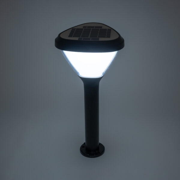 GloboStar® SOLARMIS 90521 LED Solar Bollard Light Κολωνάκι Κήπου Εξωτερικού Χώρου 10W 180lm 120° με Ενσωματωμένο Φωτοβολταϊκό Panel 6V 5W & Επαναφορτιζόμενη Μπαταρία Li-ion 3.2V 6000mAh με Αισθητήρα Ημέρας-Νύχτας – Αδιάβροχο IP65 Φ26 x Υ60cm Ψυχρό Λευκό 6000K – 2 Χρόνια Εγγύηση
