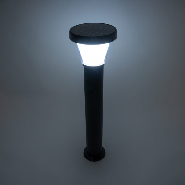 GloboStar® SOLARDIS 90523 LED Solar Bollard Light Κολωνάκι Κήπου Εξωτερικού Χώρου 10W 180lm 120° με Ενσωματωμένο Φωτοβολταϊκό Panel 6V 5W & Επαναφορτιζόμενη Μπαταρία Li-ion 3.2V 6000mAh με Αισθητήρα Ημέρας-Νύχτας – Αδιάβροχο IP65 Φ24 x Υ88cm Ψυχρό Λευκό 6000K – 2 Χρόνια Εγγύηση
