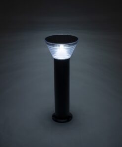 GloboStar® VEGGIE 90525 Αυτόνομο Ηλιακό Φωτιστικό Κήπου – Κολωνάκι Αρχιτεκτονικού Φωτισμού Εξωτερικού Χώρου LED 10W 330lm 120° με Ενσωματωμένο Φωτοβολταϊκό Panel 6V 2W & Επαναφορτιζόμενη Μπαταρία Li-ion 3.2V 1800mAh με Αισθητήρα Ημέρας-Νύχτας – Αδιάβροχο IP65 – Σώμα Αλουμινίου & ABS – Φ23 x Υ60cm – Ψυχρό Λευκό 6000K – Μαύρο – 2 Χρόνια Εγγύηση